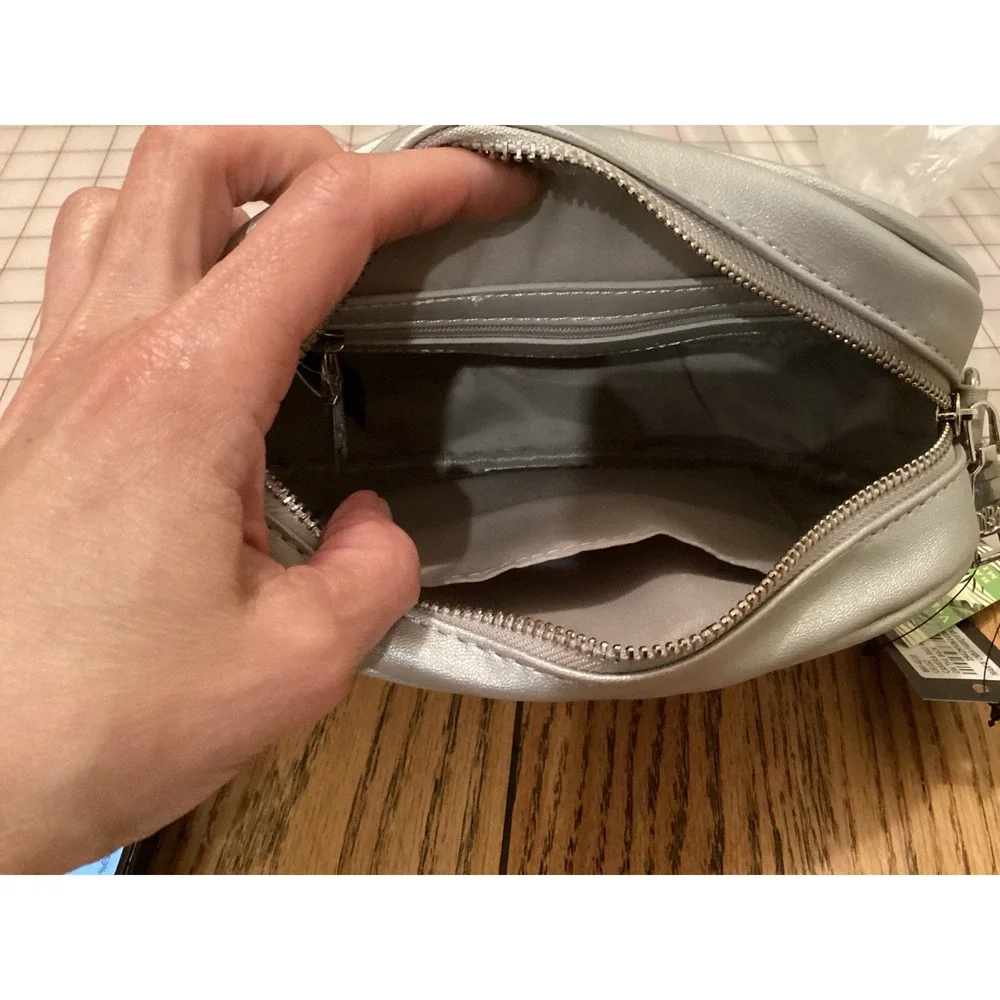 BM Quilted Crossbody Bag Metallic Silver Chain Strap‎ Mini Shoulder Purse